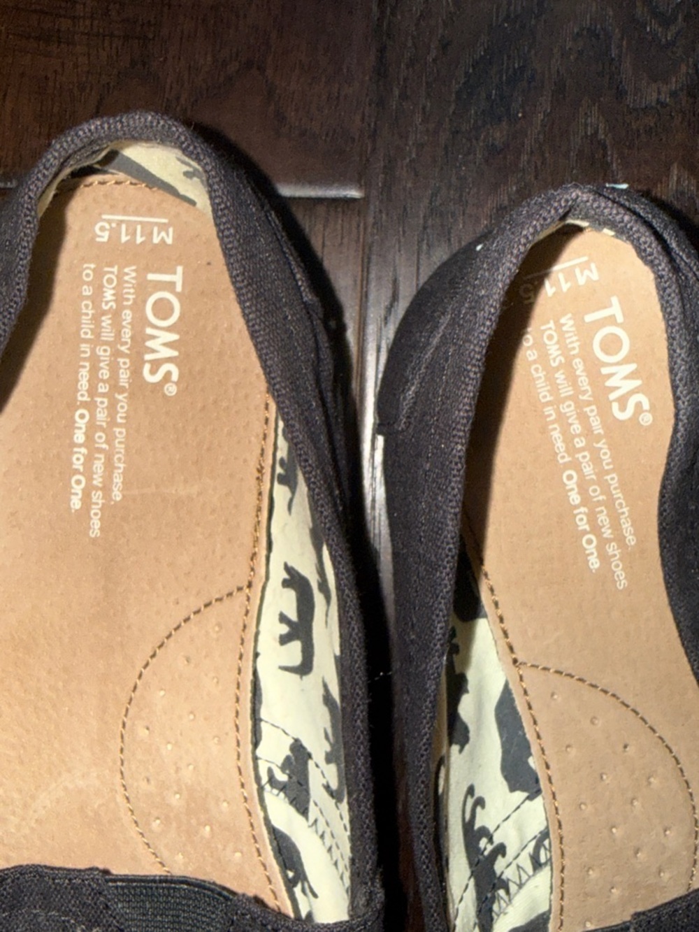 Toms Women Slip-On Canvas Loafers in Black 11.5 - Picture 3 of 4